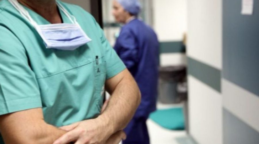 Θάνος Πλεύρης: Σε καμία περίπτωση δεν αίρεται η μονιμότητα των γιατρών του ΕΣΥ
