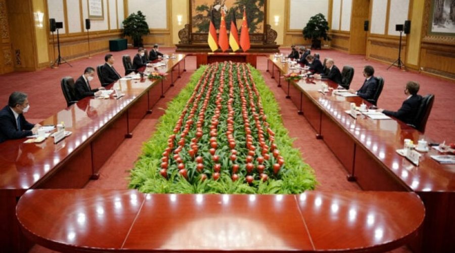 Σι Τζινπίνγκ: Κίνα και Γερμανία πρέπει να συνεργαστούν στον «χαοτικό» κόσμο